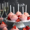 Jahodové cupcakes se šampaňským a třešně v bílé čokoládě!